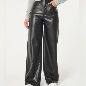 Social Tourist vegan leather baggy sz.9R